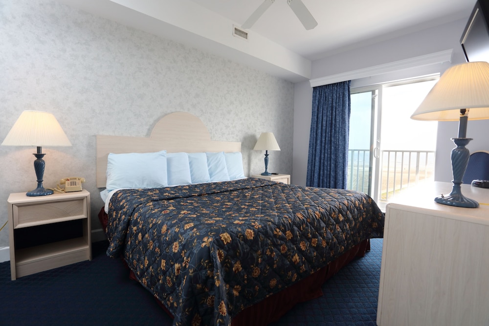 Superior Penthouse, 3 Bedrooms, 2 Bathrooms, Ocean View (2 Kings and 2 Doubles) photo 2