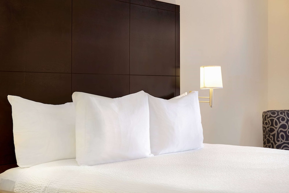 Classic 1 King Bed Room - Photo 4