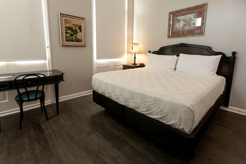 Premium Room, 1 King Bed photo 1