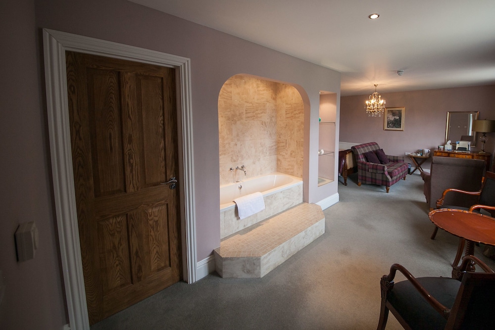 Deluxe Suite photo 2