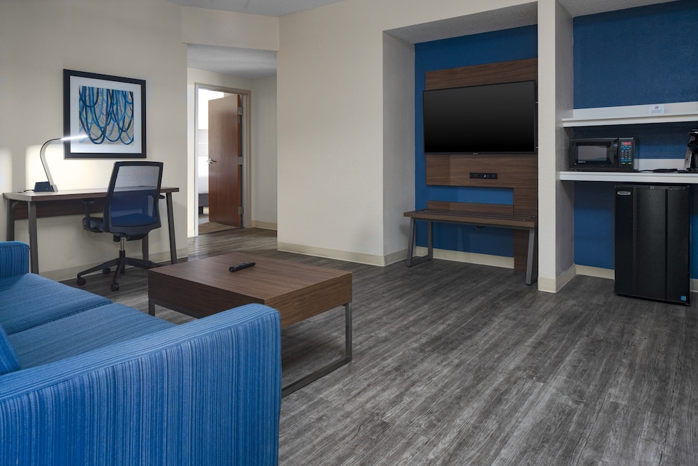 Suite, 2 Bedrooms, Harbor View - Photo 1