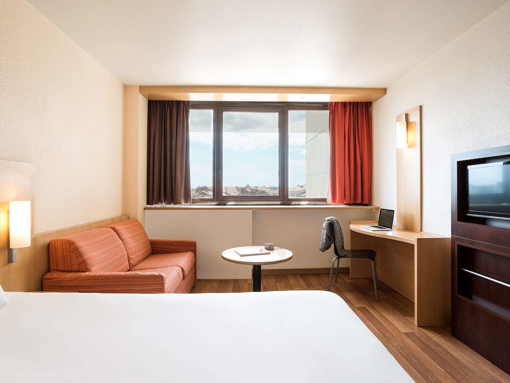 Standard Room, 1 Double Bed with Sofa bed - Photo 12