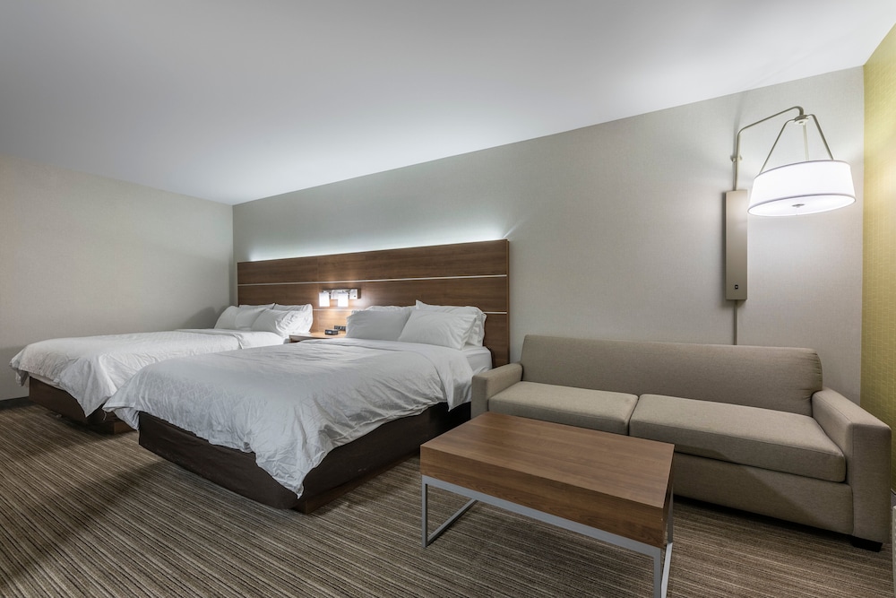 Suite, Multiple Beds