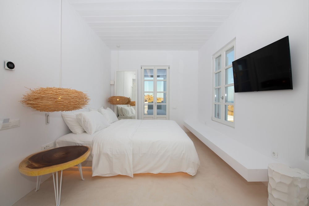 Myconian Suite with Outdoor Jetted Tub & Sea View