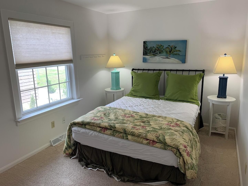 House, Multiple Beds, Kitchen, Garden View (DOVER ROAD 101) photo 2