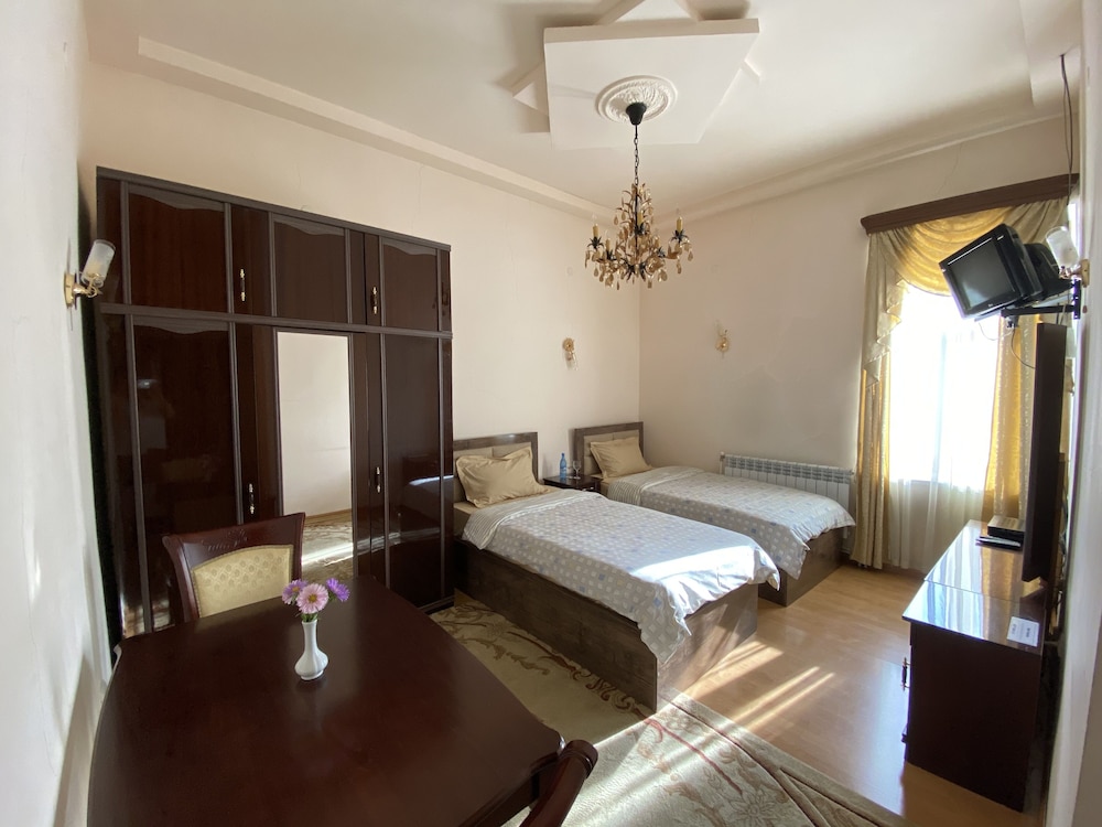 Standard Double or Twin Room photo 2