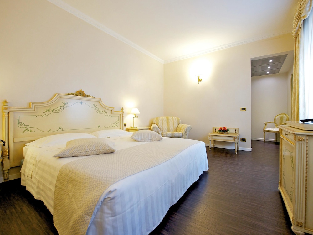 Deluxe Room, 1 Double Bed - Photo 3