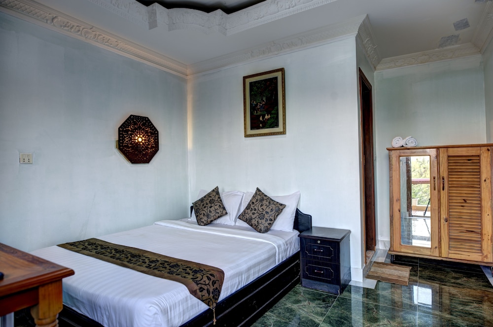 Superior Double Room, 1 Queen Bed, City View photo 3