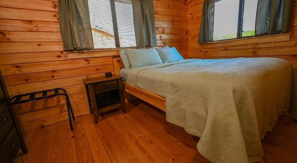 Deluxe Cabin, Kitchenette, Lake View - Photo 2