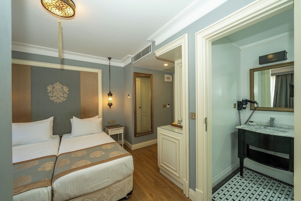Superior Double or Twin Room, City View photo 1