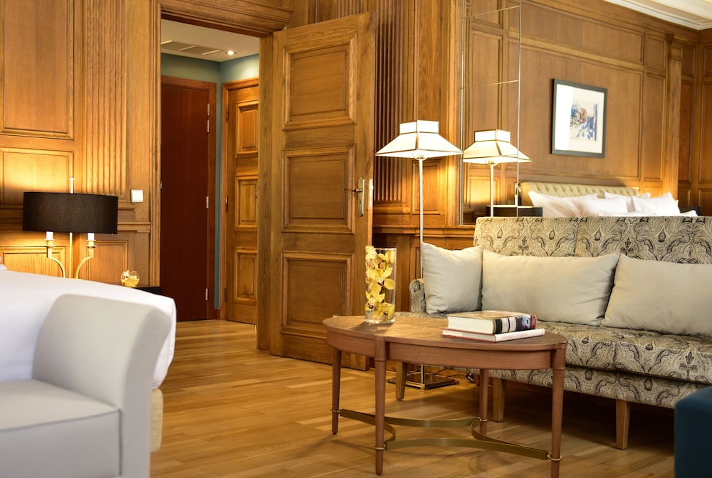 Presidential Suite (King Size Bed) thumbnail 6