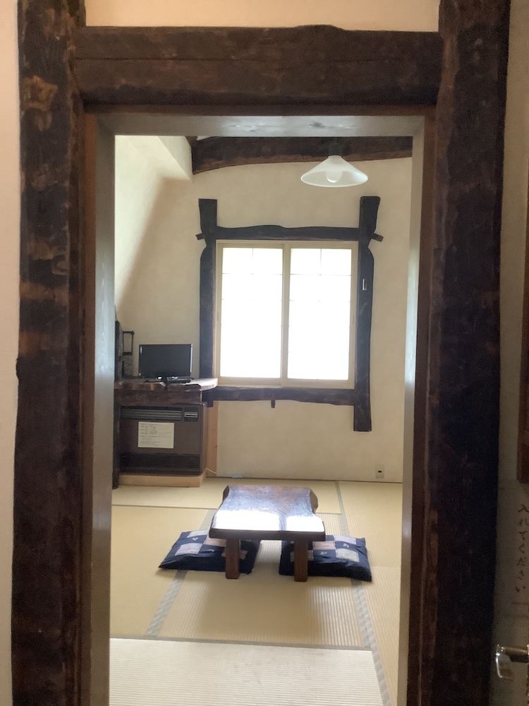 Deluxe Japanese Style Room, Shared Bathroom photo 1