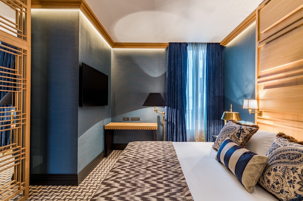 Superior Room - Photo 12