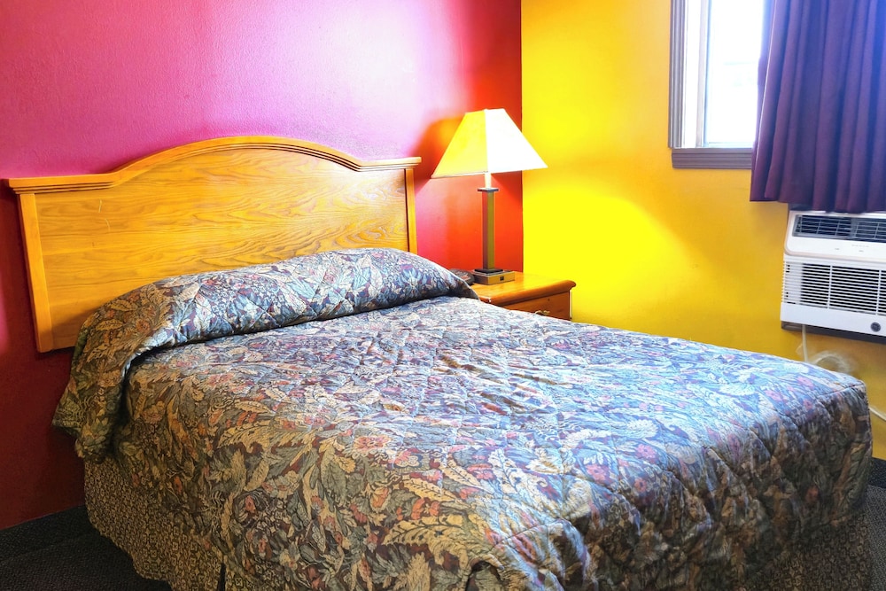 Room, 1 Double Bed, Smoking - Photo 5