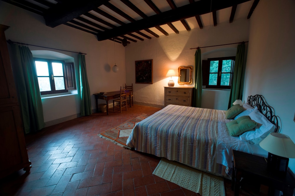 Junior Suite, 2 Bedrooms, Shared Bathroom (Bathroom shared between these 2 rooms) photo 2