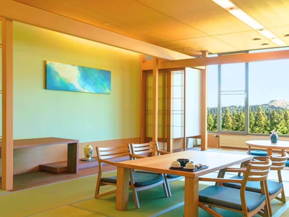 Japanese-Style Corner Room Steak Dinner [Check-in before 6 PM] and Breakfast Non Smoking
