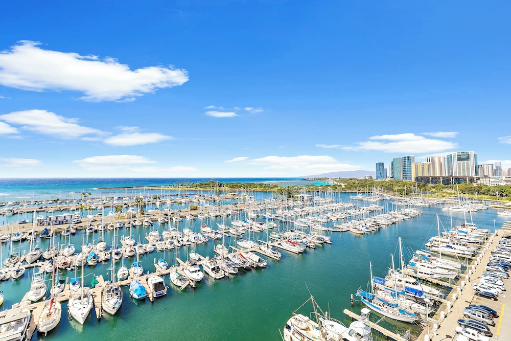 Ocean View 1BR at Ilikai Marina: Apartment, 1 Bedroom, Ocean View (Ilikai Marina (0124)) photo
