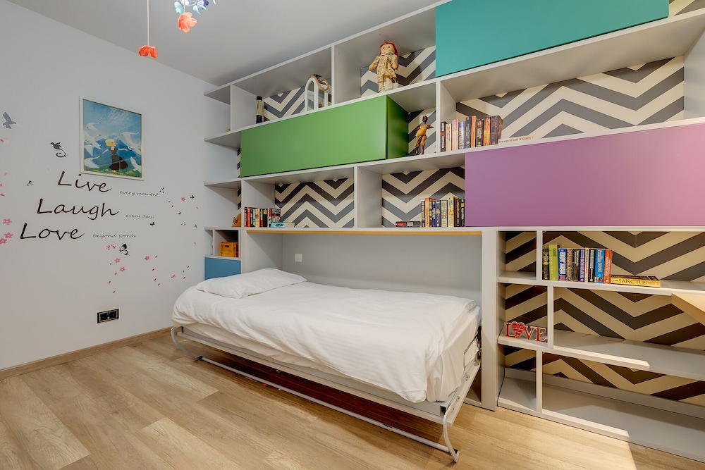 Apartment (3 Bedrooms)