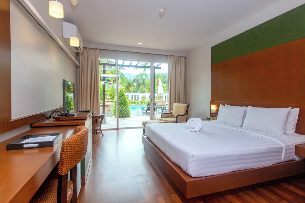 Deluxe Double or Twin Room with Pool Access - Photo 3