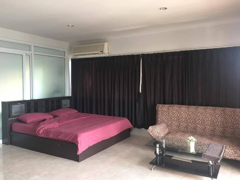 Basic Apartment photo 1