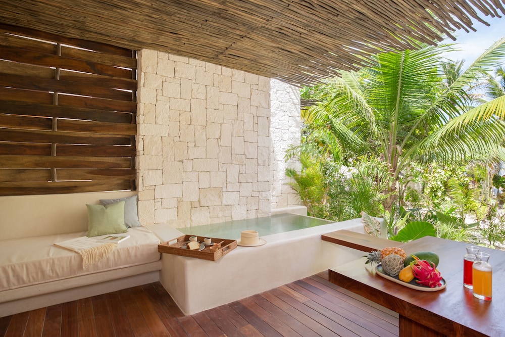 Suite Ground Floor Jungle view - Photo 8