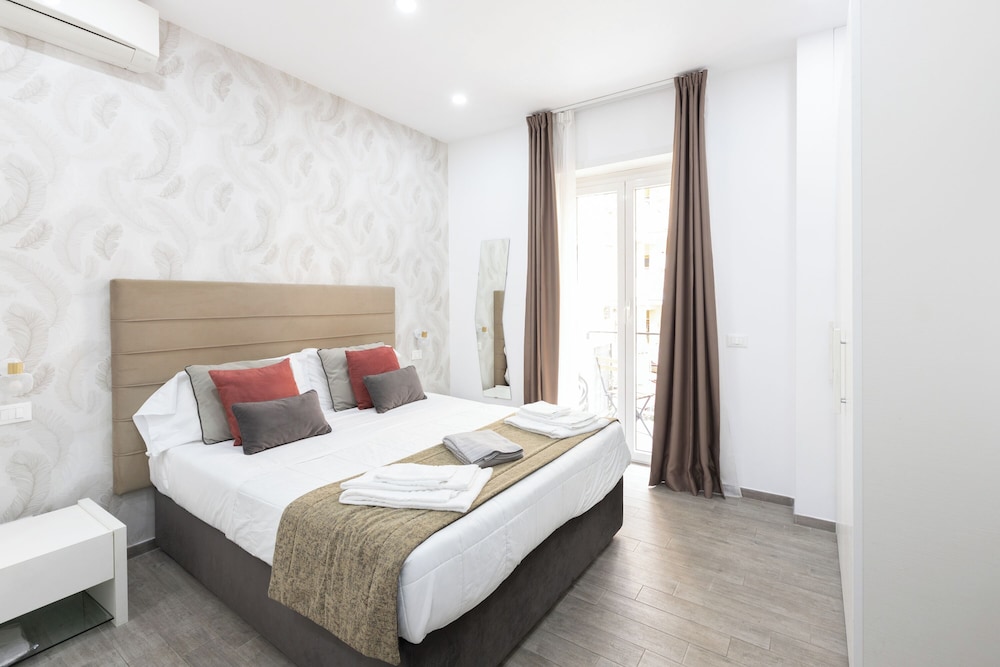 Standard Double Room, 1 Queen Bed (205)