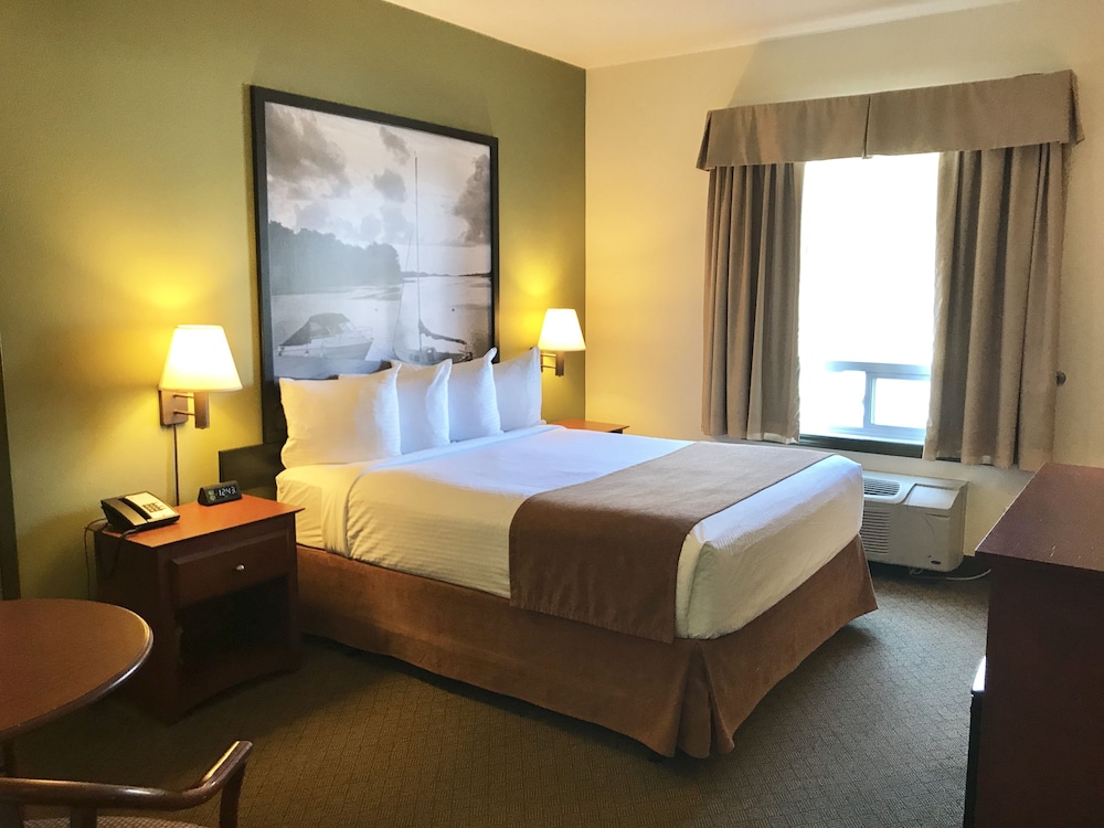 Standard Room, 1 Queen Bed, Non Smoking - Photo 2