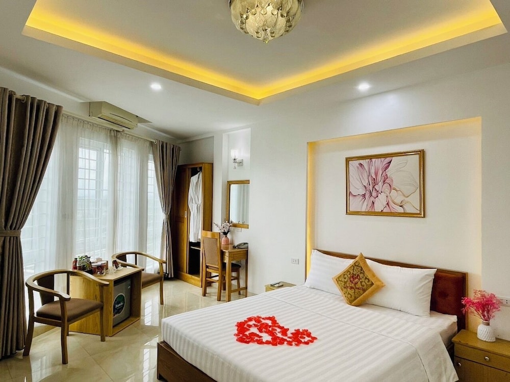 Deluxe Double Room Single Use, Courtyard View