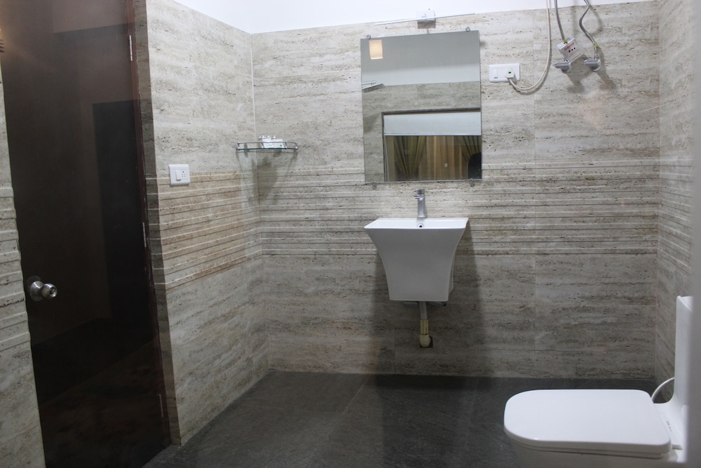 Leenor Premium Room photo 3