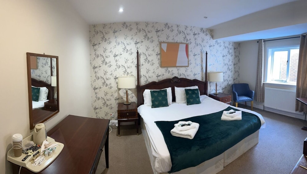 Deluxe Double Room, Ensuite photo 3