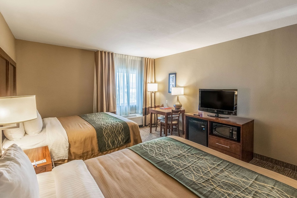 Standard Room, 2 Queen Beds, Non Smoking - Photo 4
