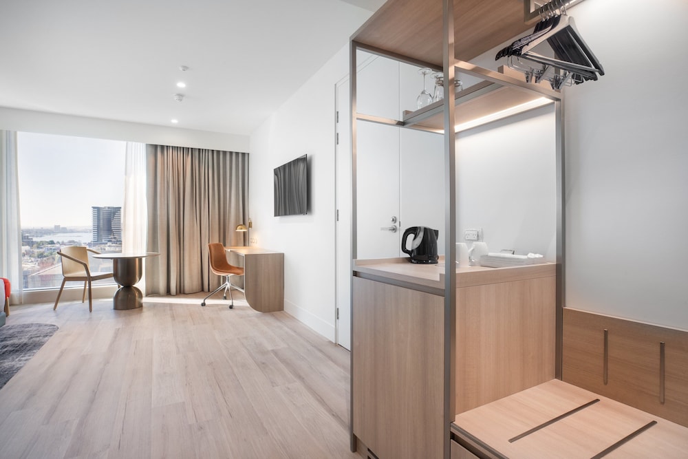 Premium Room, 1 King Bed, Accessible - Photo 3