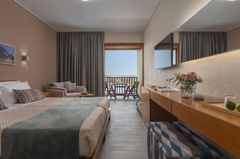 Superior Room, Sea View - Photo 1
