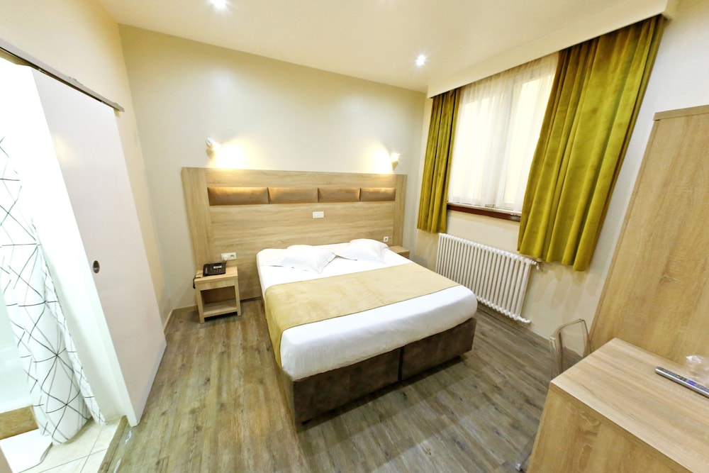 Economy Double Room - Photo 5