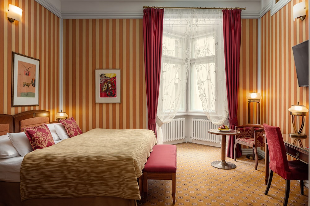 Deluxe Room - Photo 4