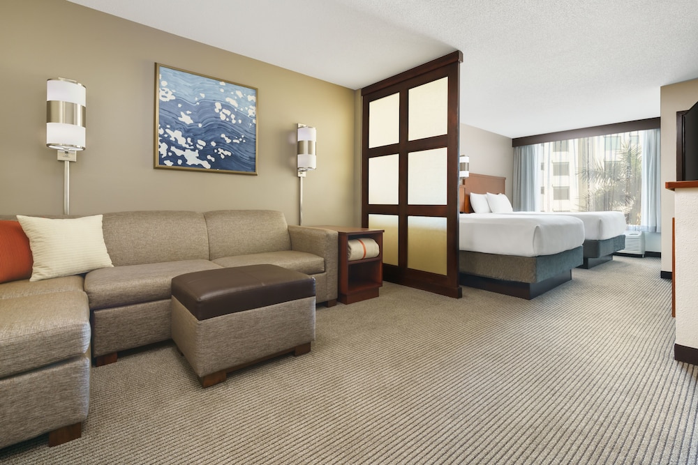 Standard Room, Multiple Beds - Photo 1