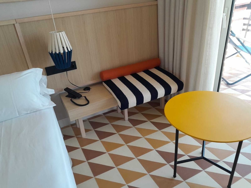Deluxe Room, Sea View - Photo 6