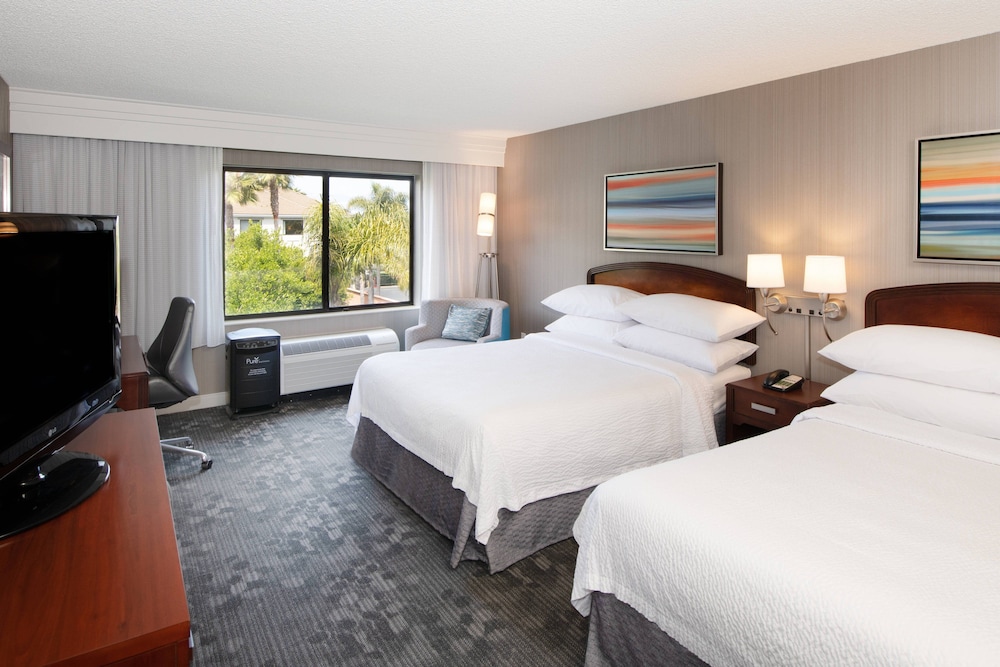 Room, 2 Queen Beds, Smoking (Hearing Accessible) photo 1