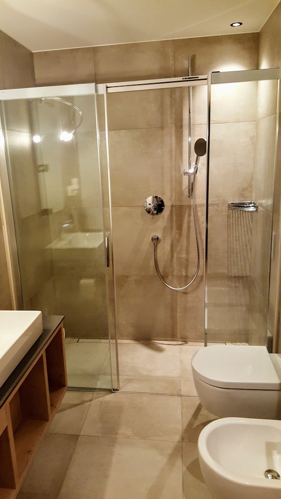 Exclusive Apartment, Non Smoking, Mountain View photo 3