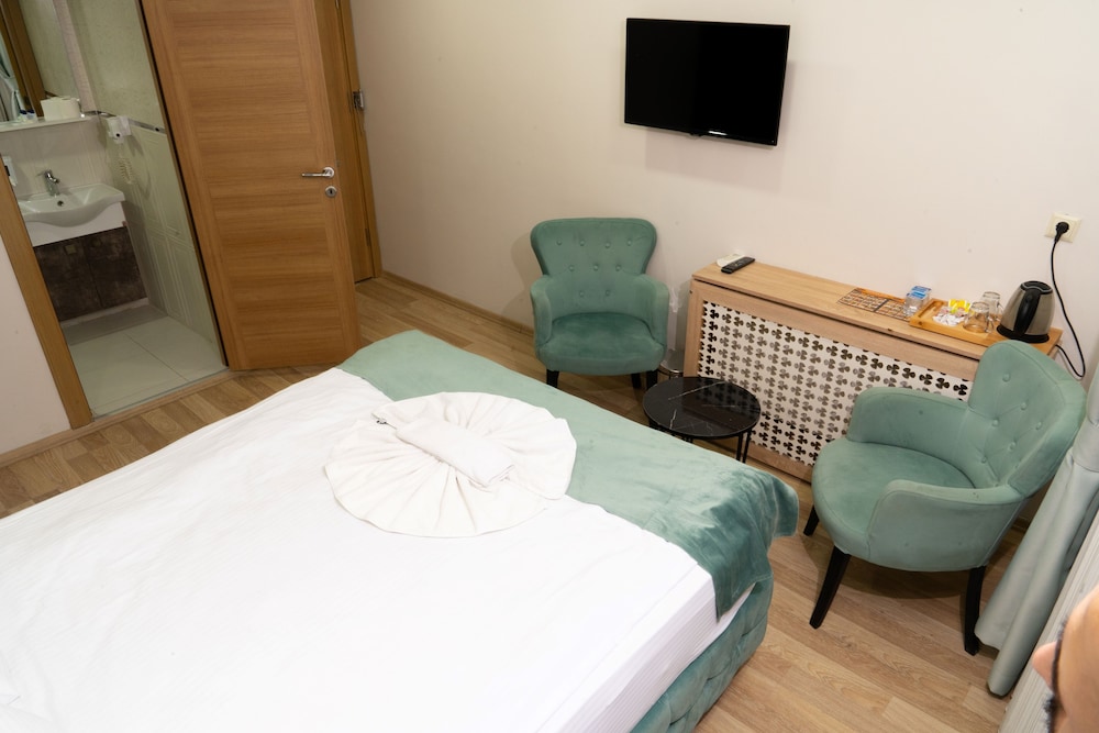 Economy Double Room photo 2
