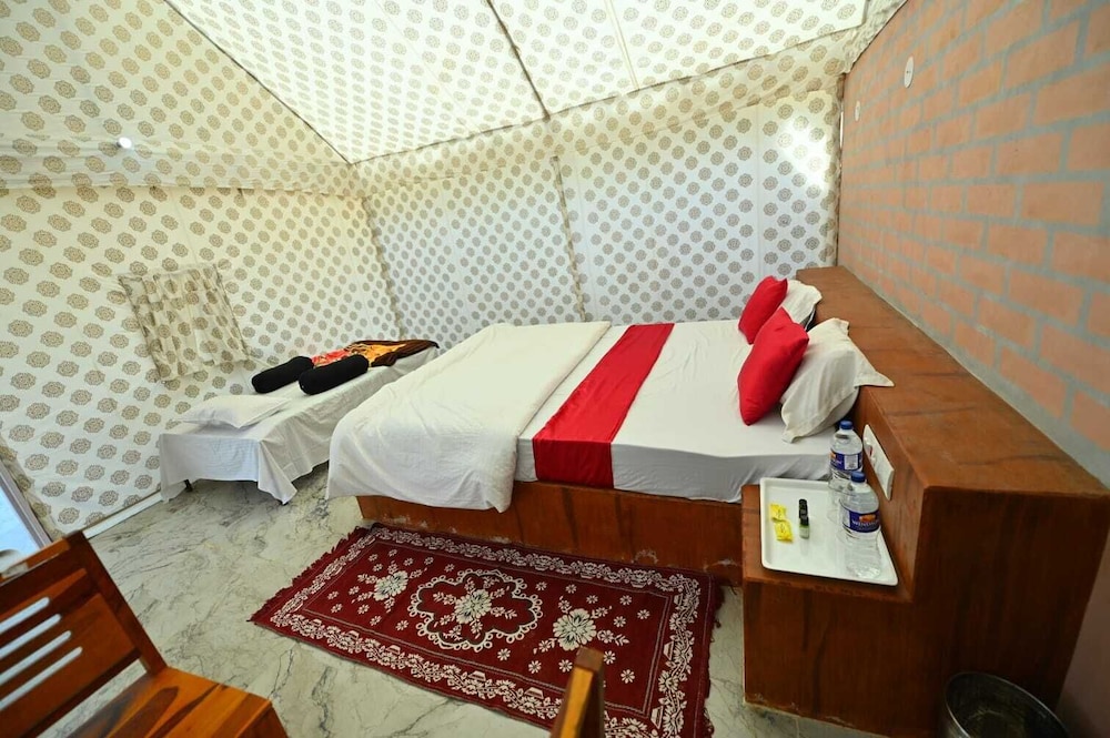 Double or Twin Room, Balcony, Desert View