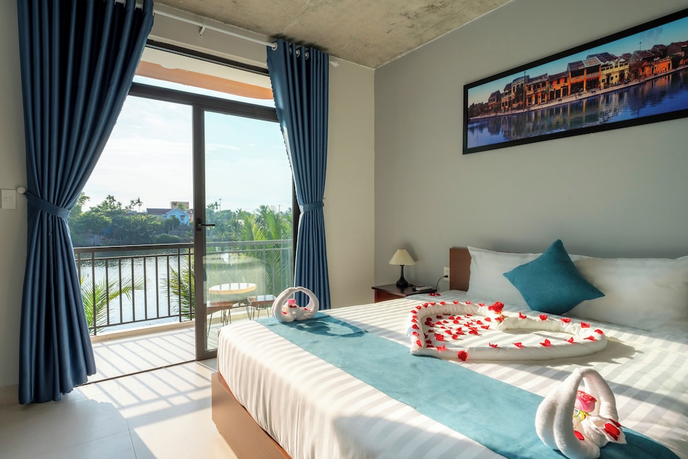 Deluxe Double Room, Pool View