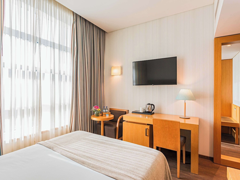 Standard Room, 1 Queen Bed