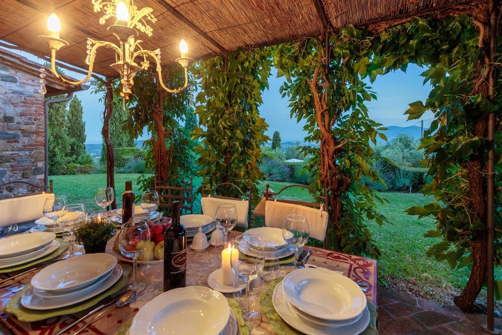Villa photo 3