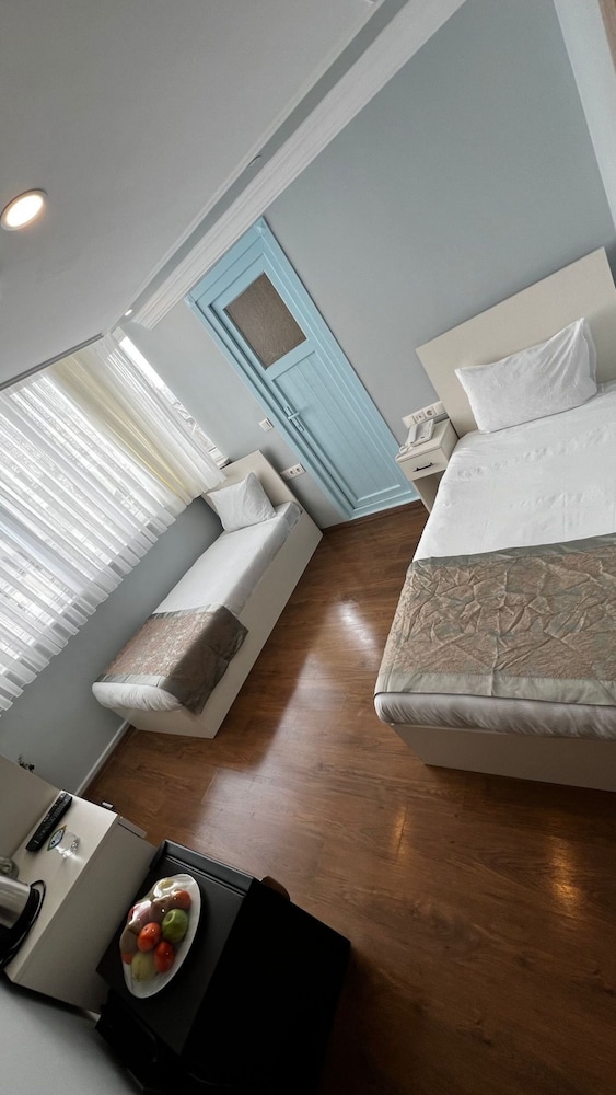 Standard Double or Twin Room photo 3