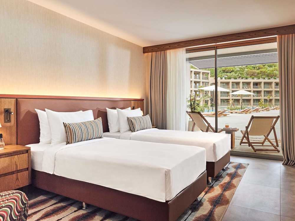 Twin Room, 2 Twin Beds, Pool View (All Access) photo 3