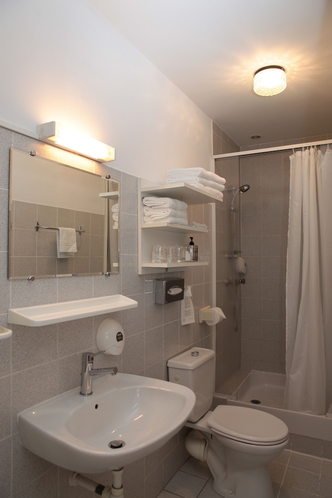 Standard Triple Room photo 2