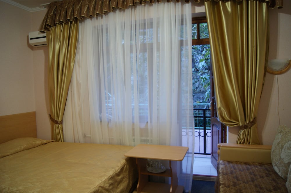Standard Double or Twin Room photo 2