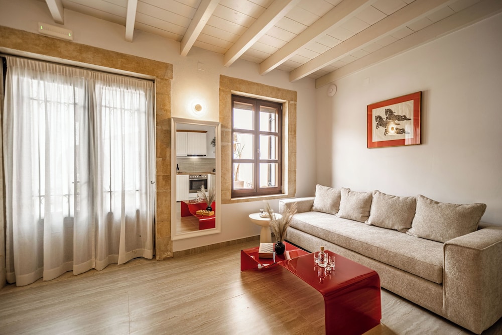 Deluxe Studio Suite photo 3