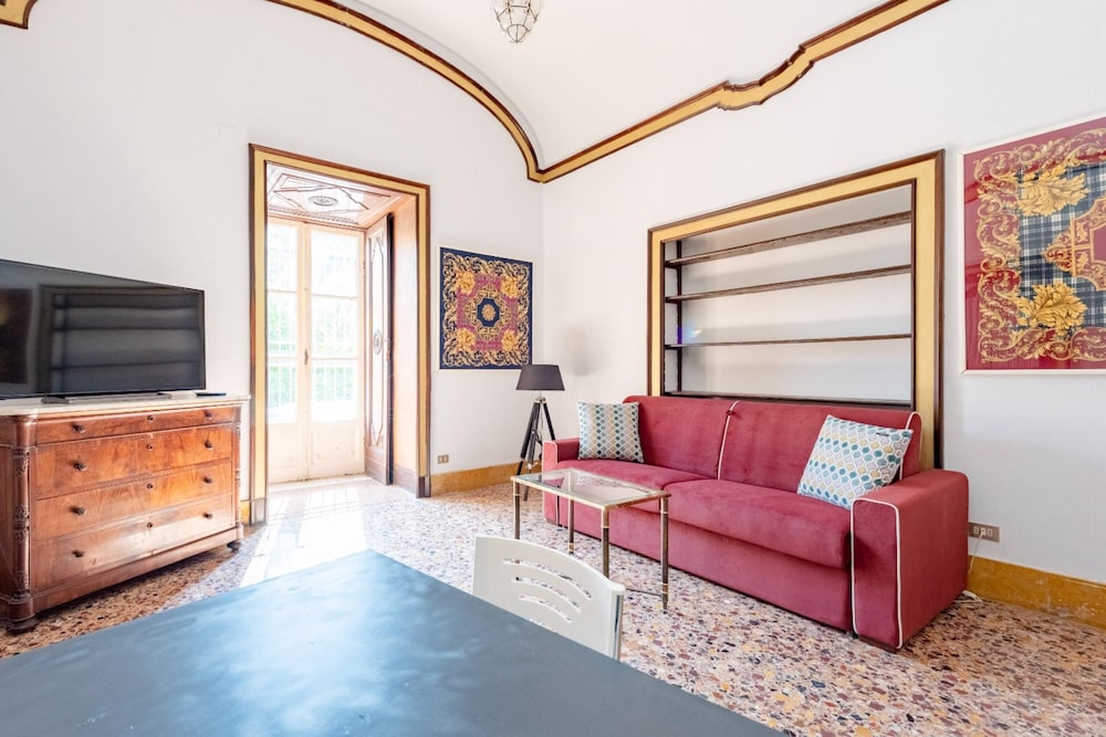 Villa photo 1